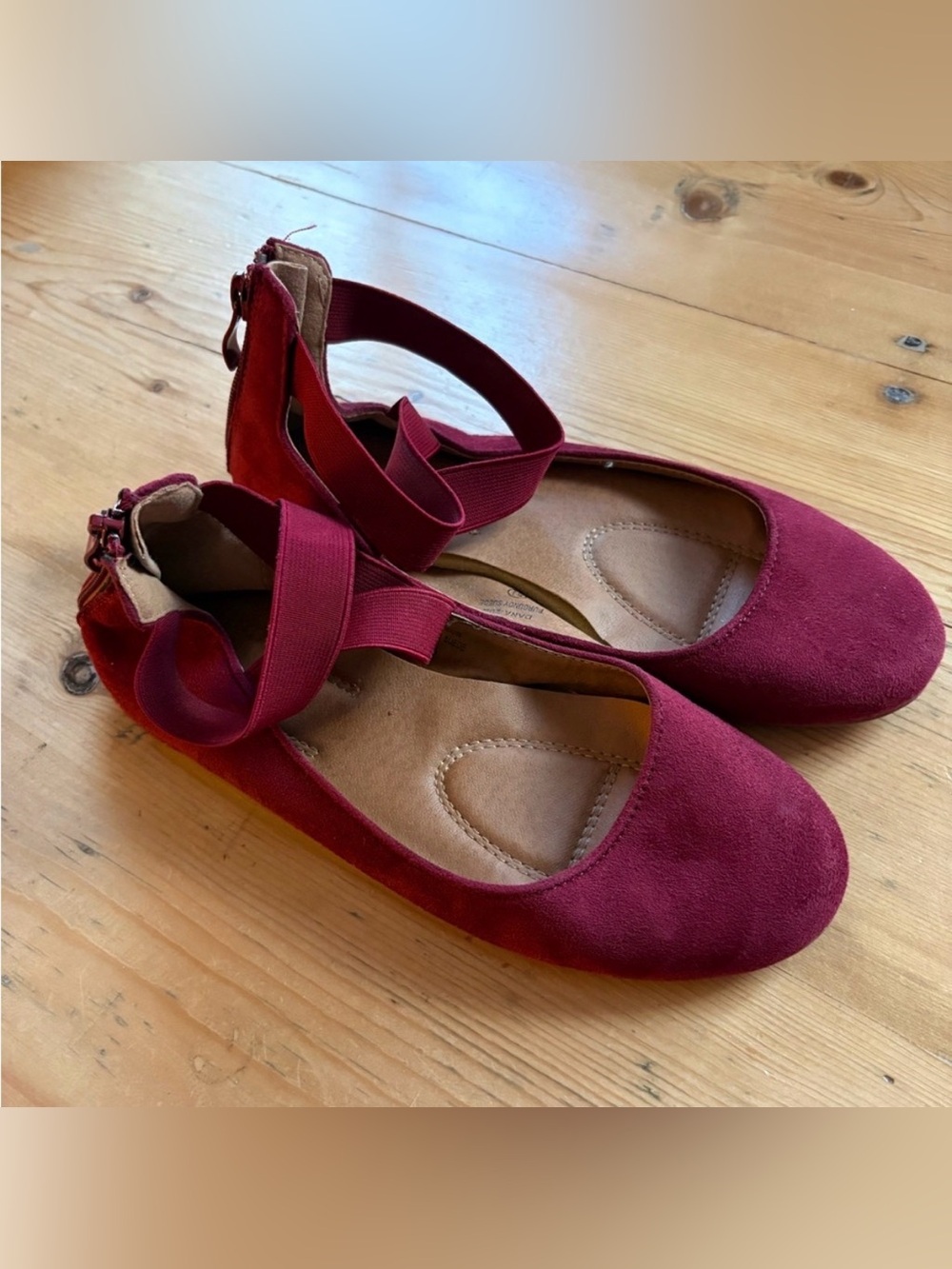Bella Marie Dana Burgundy Ballet Flat Ankle Strap size 5.5 Zip Back Suede Maroon